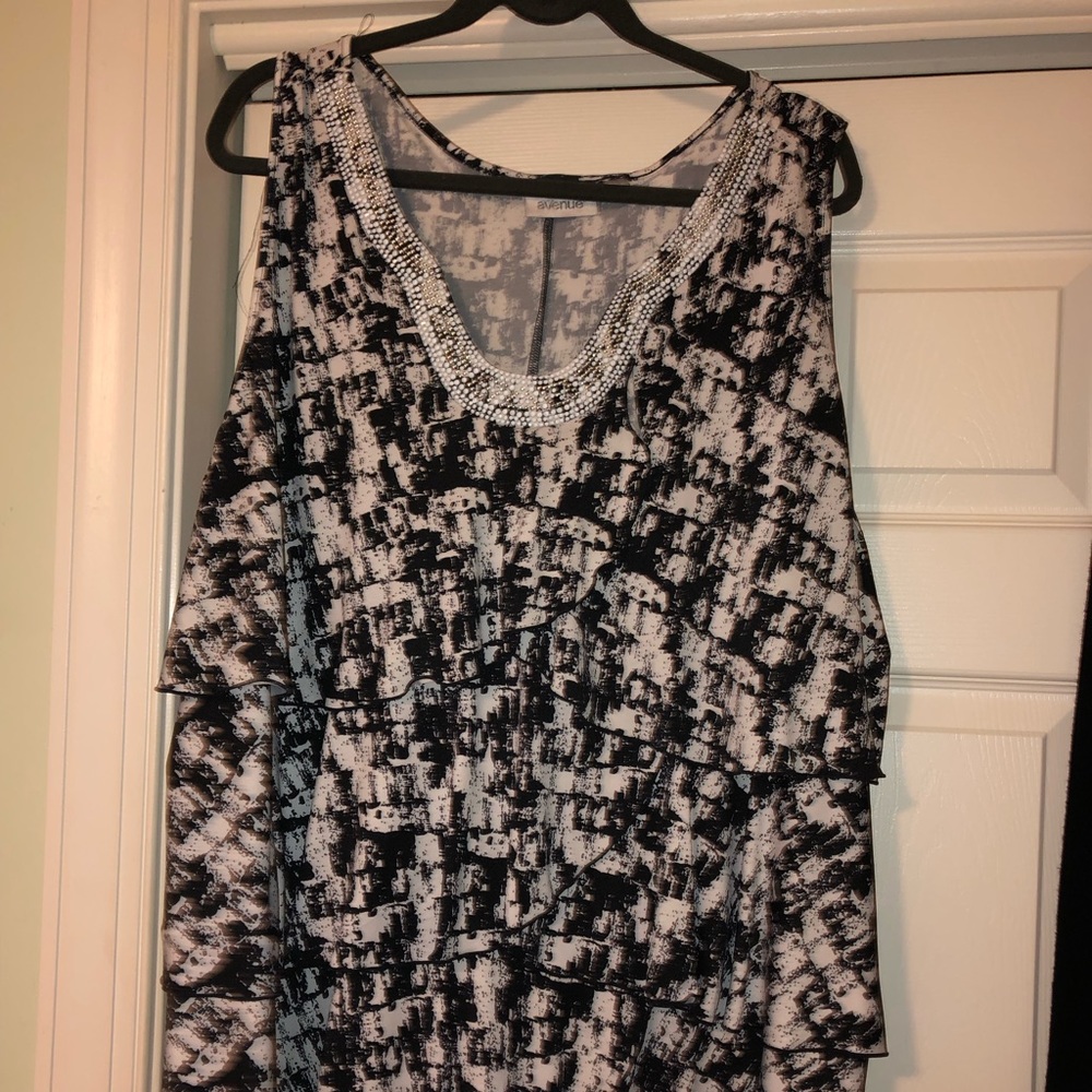 Black and white tank